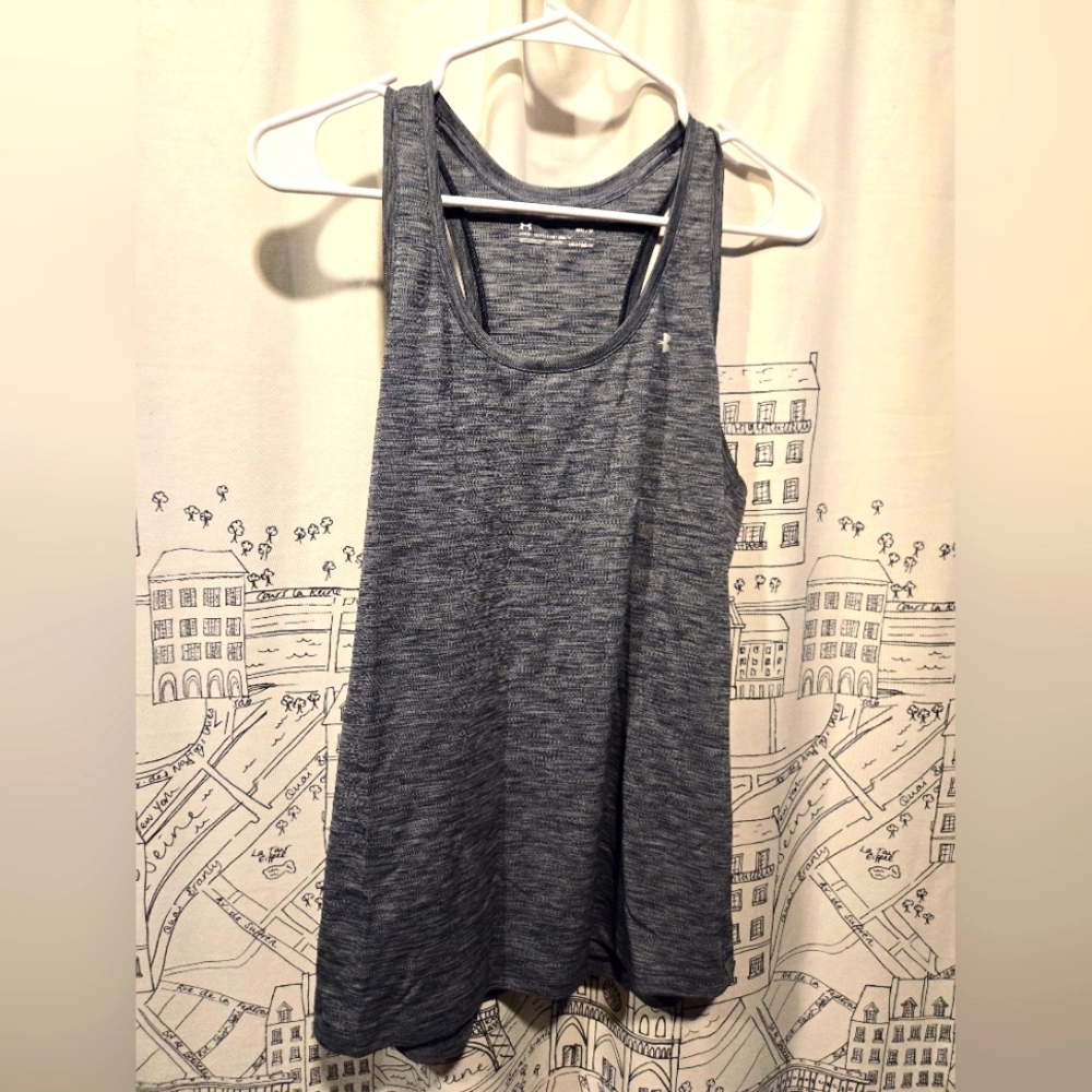 EUC Women's Under Armour Loose Heat Gear Athletic Tank Size Medium